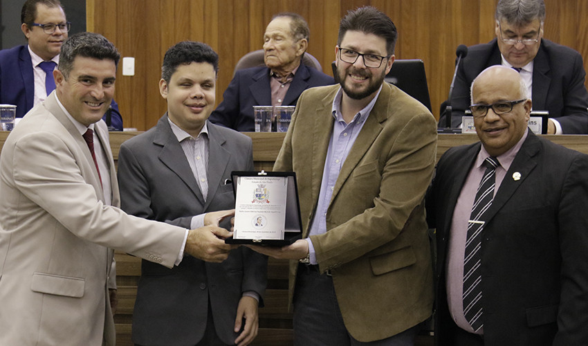 Visualize fotos Sessão Solene: Teddy Viera 2019