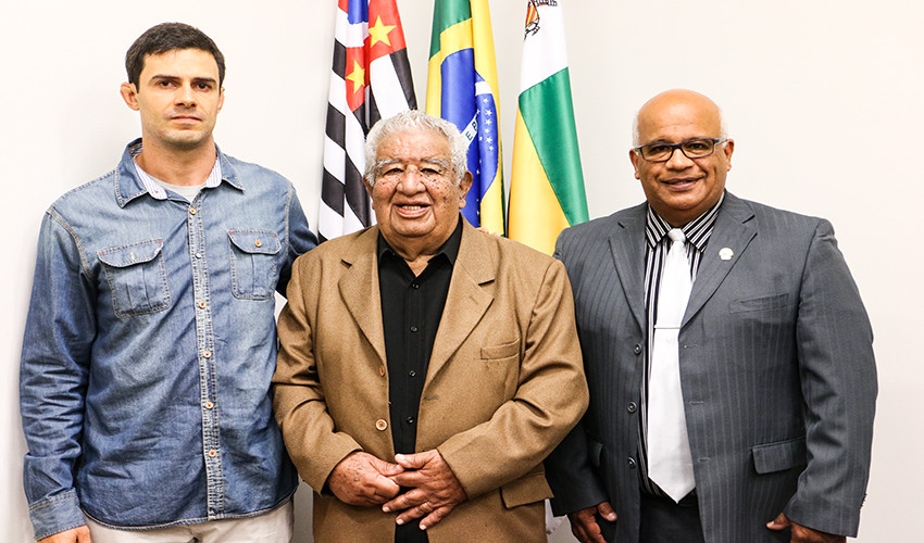 Visualize fotos Sessão Solene: Roberto Gomes Franco Filho e Antônio Benedicto Gomes