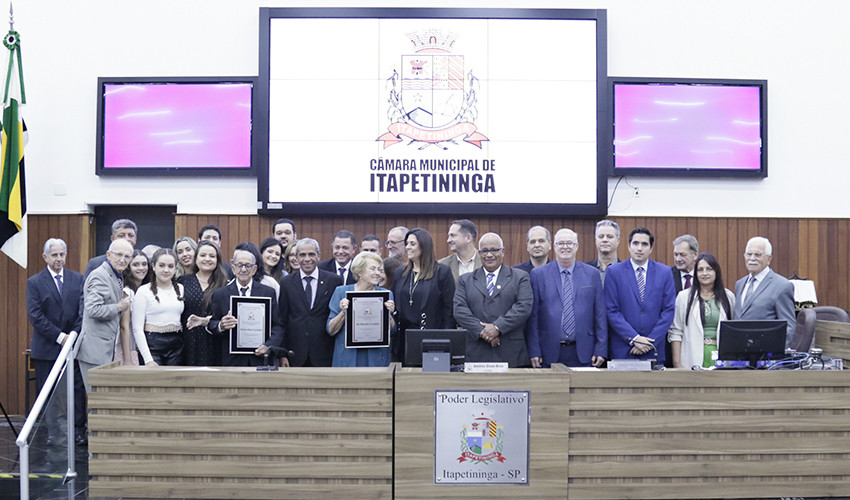 Visualize fotos Sessão Solene: Sra. Izair Marquetto Curraladas e Sr. Américo Albano Curraladas