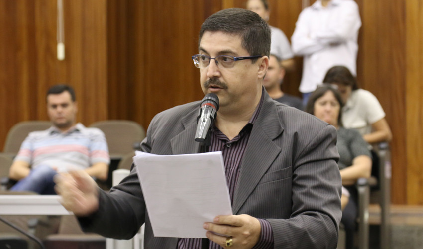 2018613_André_Bueno